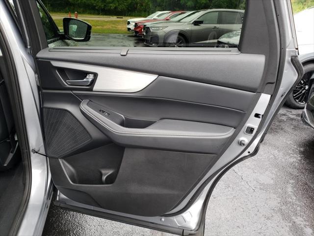 Photo of 2023 Lunar Silver Metallic Acura MDX