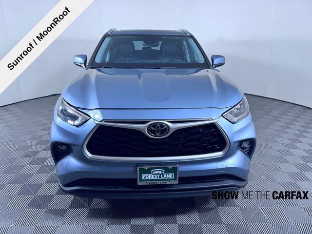 Photo of 2020 Moon Dust Toyota Highlander