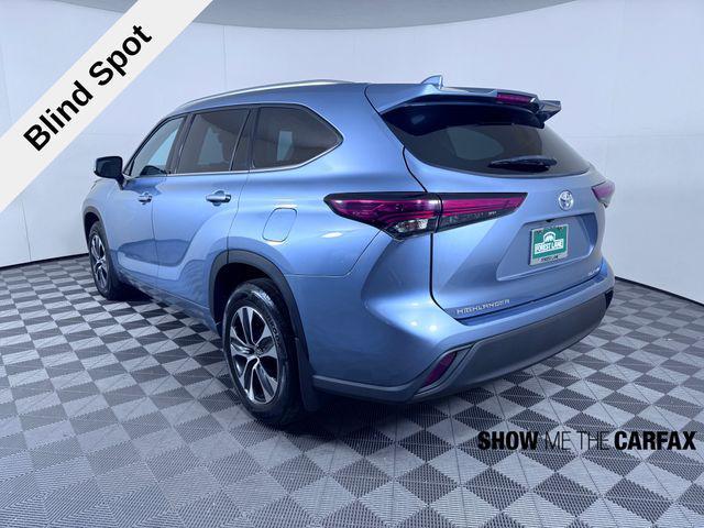 Photo of 2020 Moon Dust Toyota Highlander