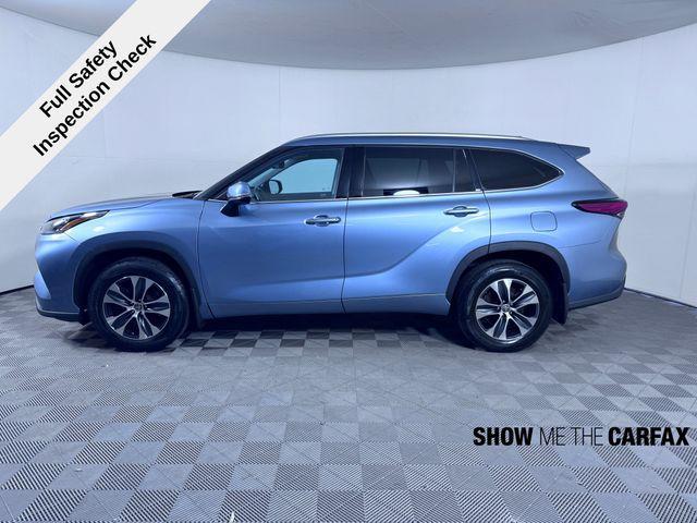 Photo of 2020 Moon Dust Toyota Highlander
