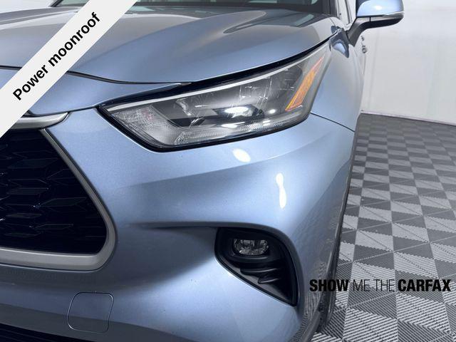 Photo of 2020 Moon Dust Toyota Highlander