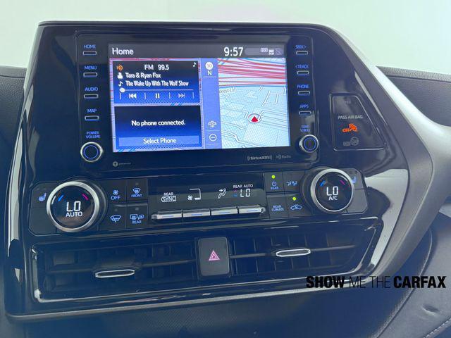 Photo of 2020 Moon Dust Toyota Highlander