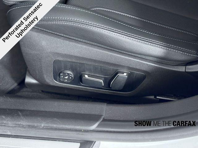 Photo of 2025 Gray BMW 330