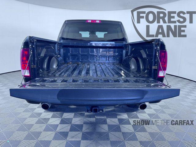 Photo of 2016 Brilliant Black Crystal Pearlcoat RAM 1500