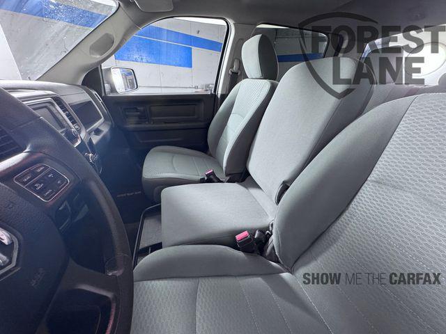 Photo of 2016 Brilliant Black Crystal Pearlcoat RAM 1500