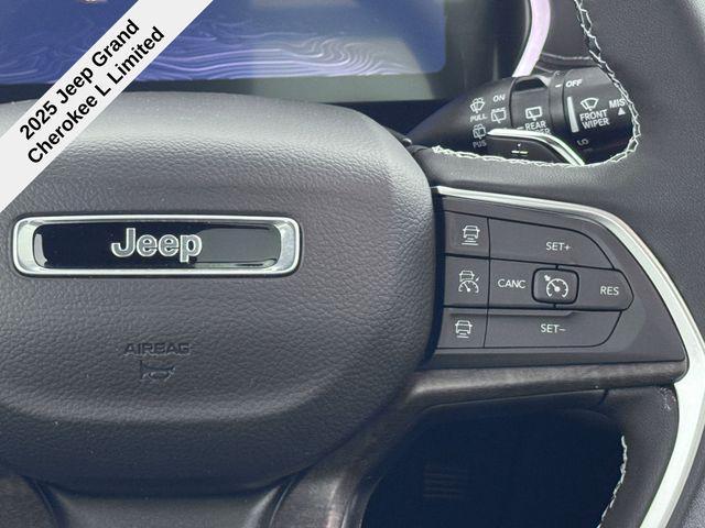 Photo of 2025 Bright White Clearcoat Jeep Grand Cherokee L