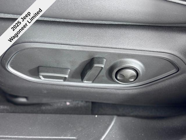 Photo of 2025 Silver Zynith Clearcoat Jeep Wagoneer S