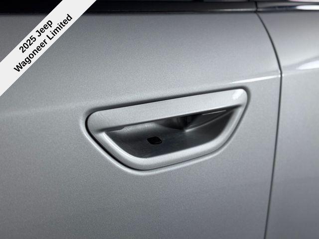 Photo of 2025 Silver Zynith Clearcoat Jeep Wagoneer S