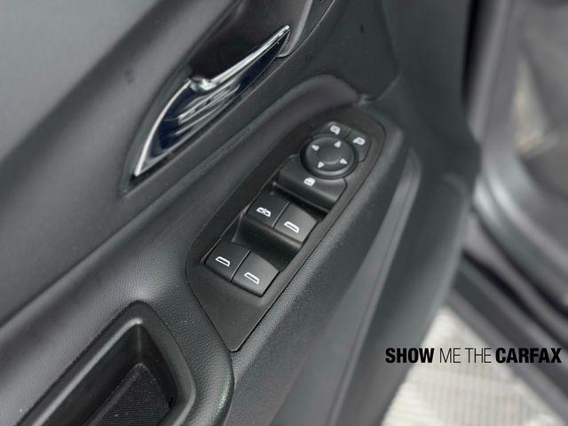 Photo of 2023 Mosaic Black Metallic Chevrolet Equinox
