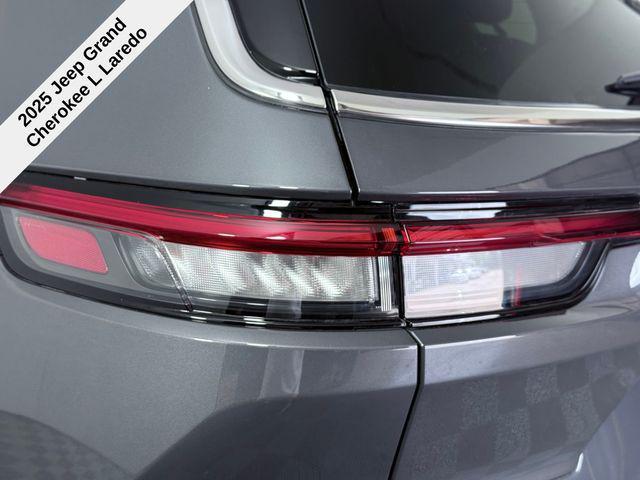 Photo of 2025 Baltic Gray Metallic Clearcoat Jeep Grand Cherokee L