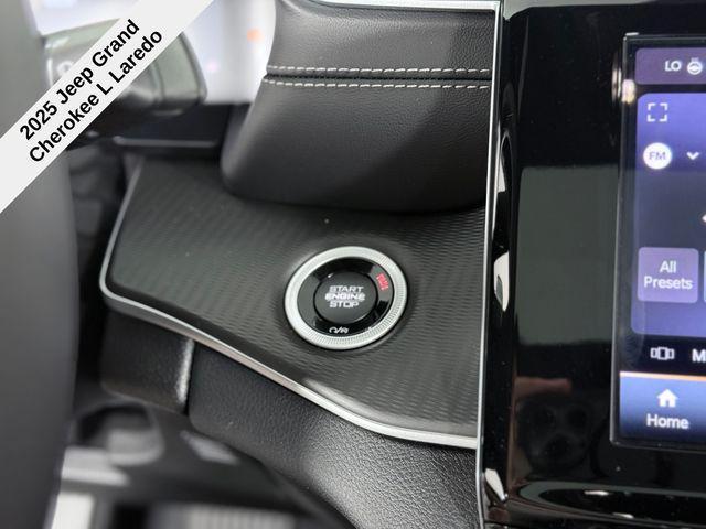 Photo of 2025 Baltic Gray Metallic Clearcoat Jeep Grand Cherokee L