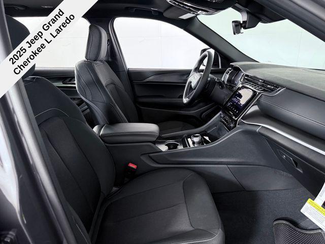 Photo of 2025 Baltic Gray Metallic Clearcoat Jeep Grand Cherokee L
