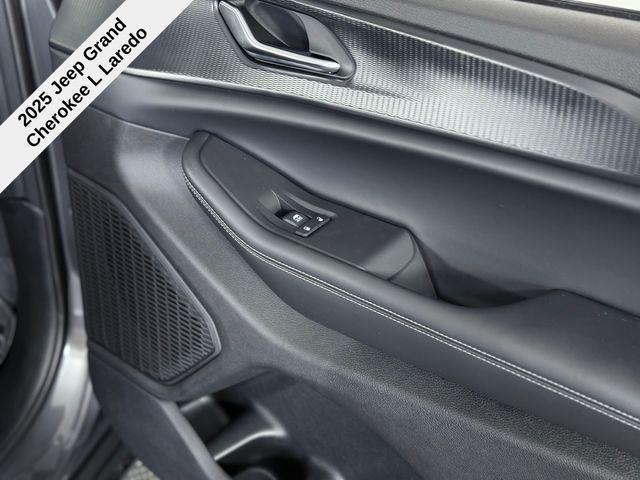 Photo of 2025 Baltic Gray Metallic Clearcoat Jeep Grand Cherokee L