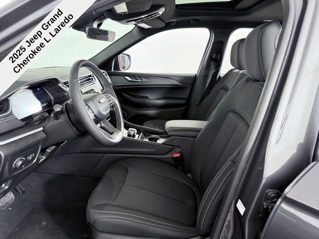 Photo of 2025 Baltic Gray Metallic Clearcoat Jeep Grand Cherokee L