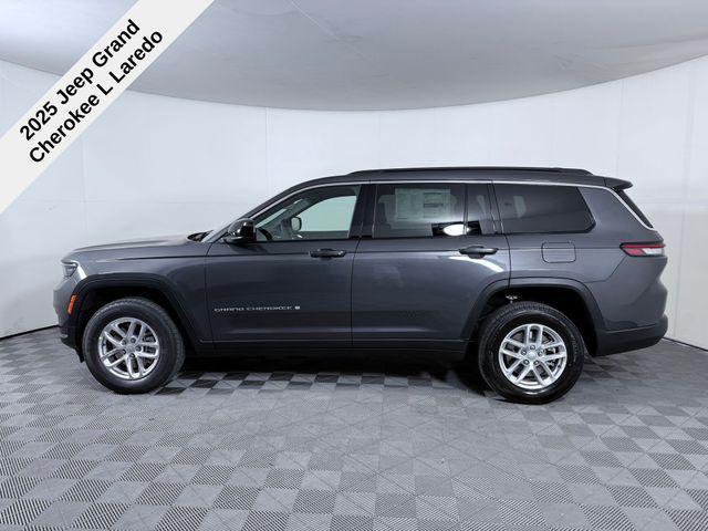 Photo of 2025 Baltic Gray Metallic Clearcoat Jeep Grand Cherokee L