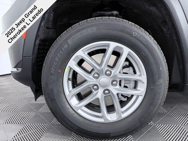 Photo of 2025 Baltic Gray Metallic Clearcoat Jeep Grand Cherokee L