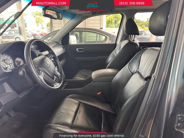 Photo of 2011 Gray Honda Pilot