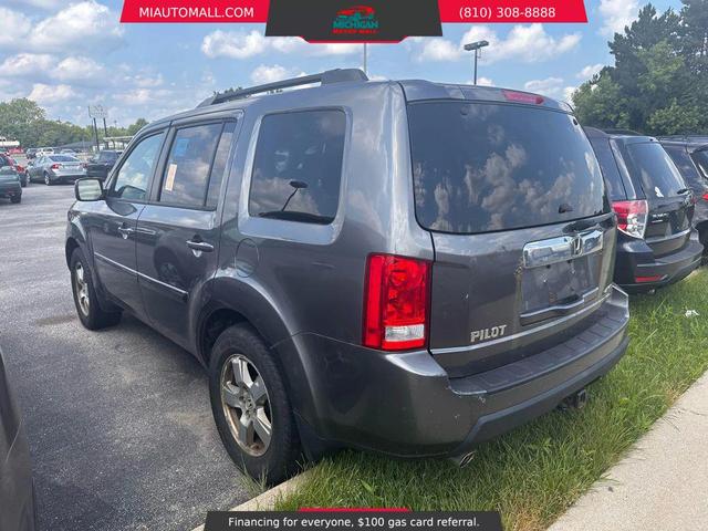 Photo of 2011 Gray Honda Pilot