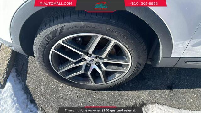 Photo of 2018 White Platinum Metallic Tri-Coat Ford Explorer