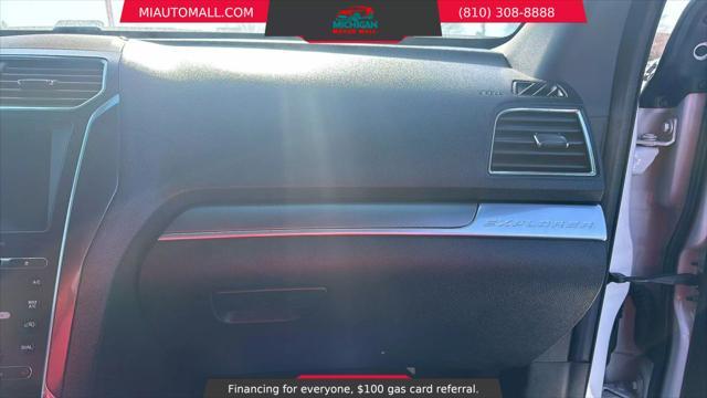 Photo of 2018 White Platinum Metallic Tri-Coat Ford Explorer
