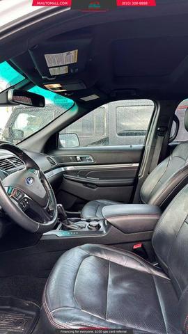 Photo of 2018 White Platinum Metallic Tri-Coat Ford Explorer
