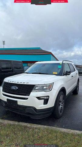 Photo of 2018 White Platinum Metallic Tri-Coat Ford Explorer