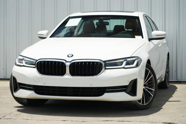 Photo of 2022 Alpine White BMW 530