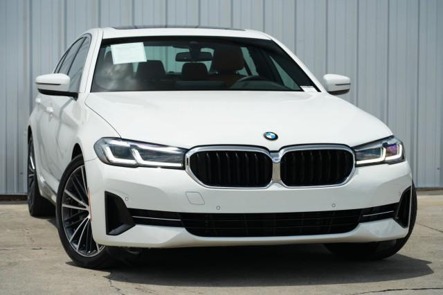 Photo of 2022 Alpine White BMW 530