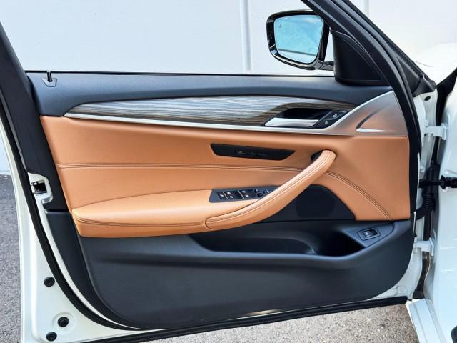 Photo of 2022 Alpine White BMW 530