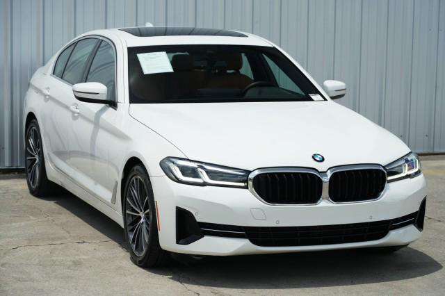 Photo of 2022 Alpine White BMW 530