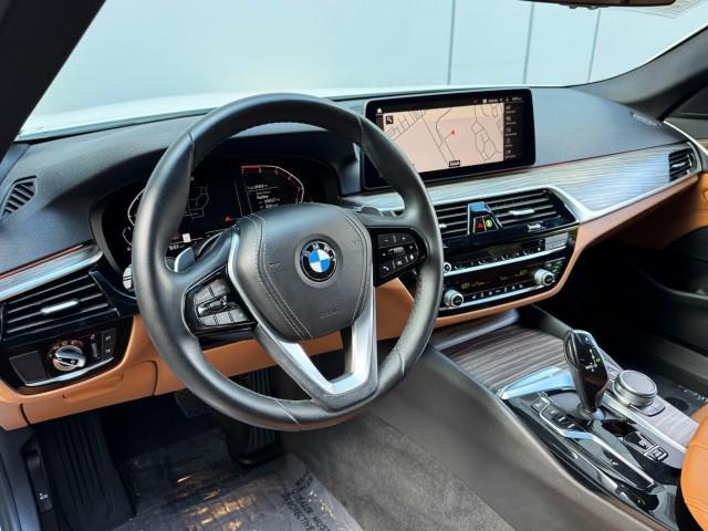 Photo of 2022 Alpine White BMW 530