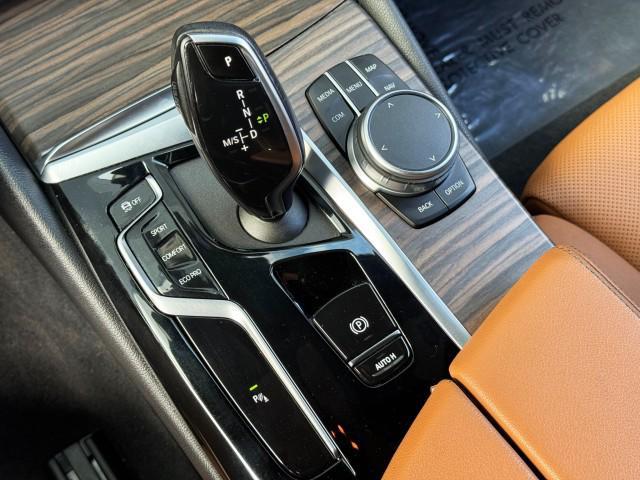 Photo of 2022 Alpine White BMW 530