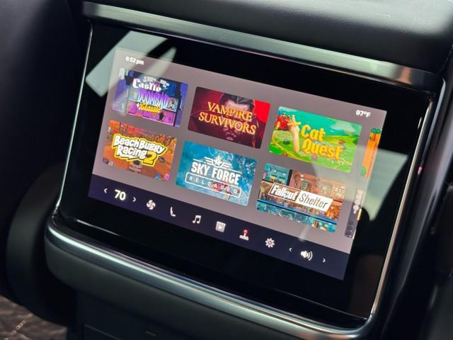 Photo of 2022 Pearl White Multi-Coat Tesla Model X