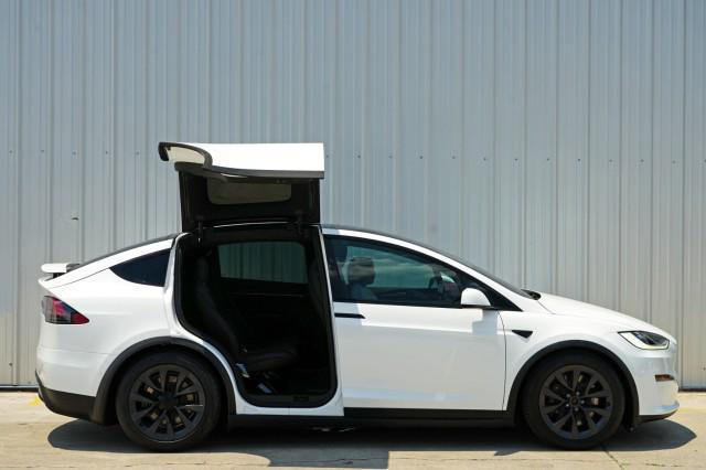 Photo of 2022 Pearl White Multi-Coat Tesla Model X