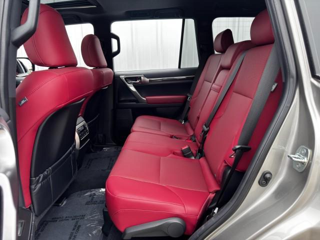 Photo of 2023 Atomic Silver Lexus GX 460