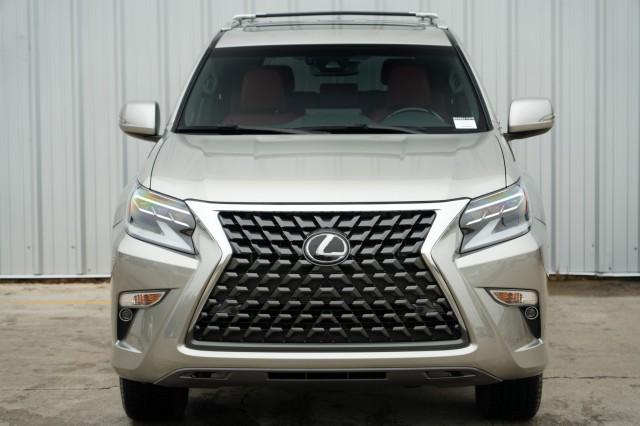 Photo of 2023 Atomic Silver Lexus GX 460