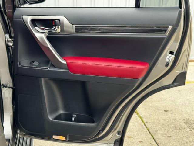 Photo of 2023 Atomic Silver Lexus GX 460