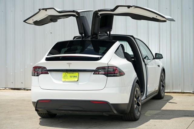 Photo of 2022 Pearl White Multi-Coat Tesla Model X