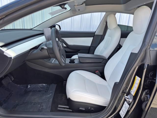 Photo of 2021 Solid Black Tesla Model 3