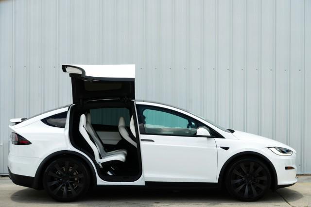Photo of 2022 Pearl White Multi-Coat Tesla Model X