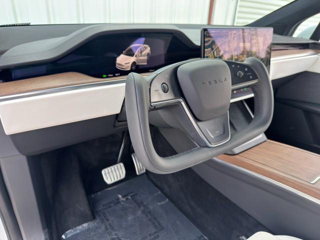 Photo of 2022 Pearl White Multi-Coat Tesla Model X