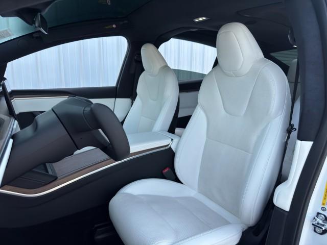 Photo of 2022 Pearl White Multi-Coat Tesla Model X
