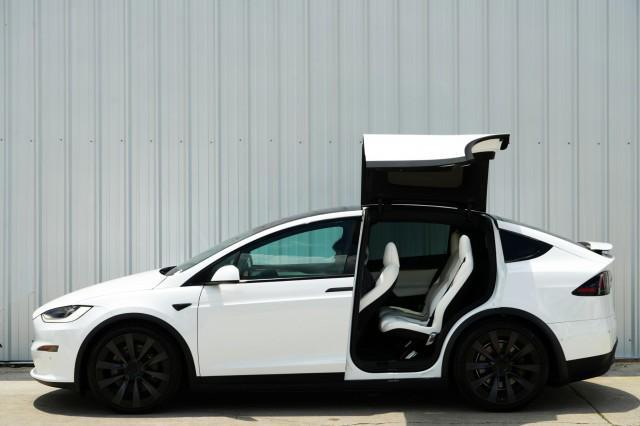 Photo of 2022 Pearl White Multi-Coat Tesla Model X