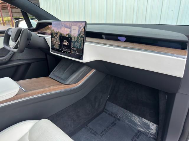 Photo of 2022 Pearl White Multi-Coat Tesla Model X