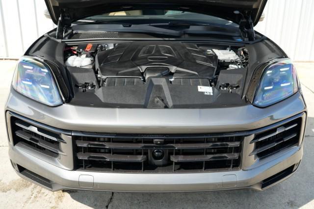 Photo of 2024 Quartzite Grey Metallic Porsche Cayenne