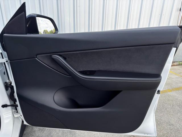 Photo of 2020 Pearl White Multi-Coat Tesla Model Y