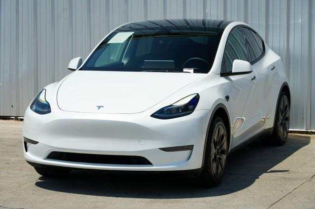 Photo of 2025 Pearl White Multi-Coat Tesla Model Y