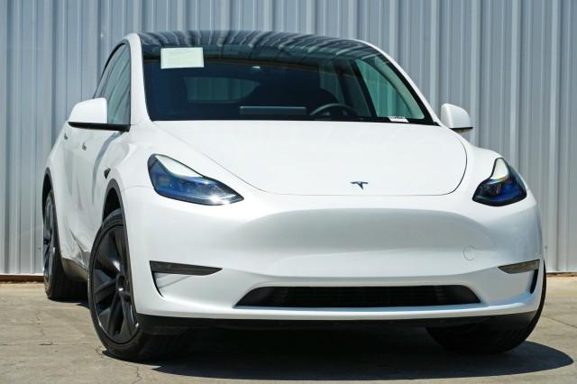 Photo of 2025 Pearl White Multi-Coat Tesla Model Y