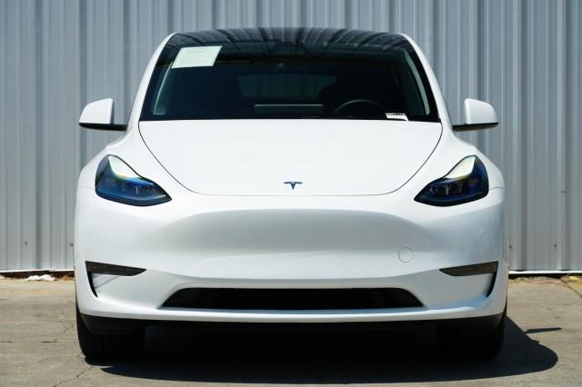 Photo of 2025 Pearl White Multi-Coat Tesla Model Y