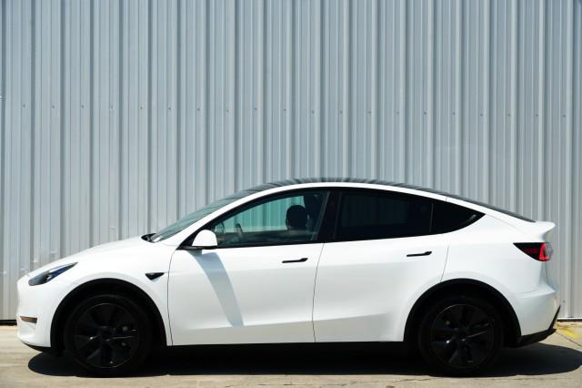 Photo of 2025 Pearl White Multi-Coat Tesla Model Y